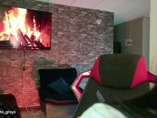 Charlotte-greys live webcam show
