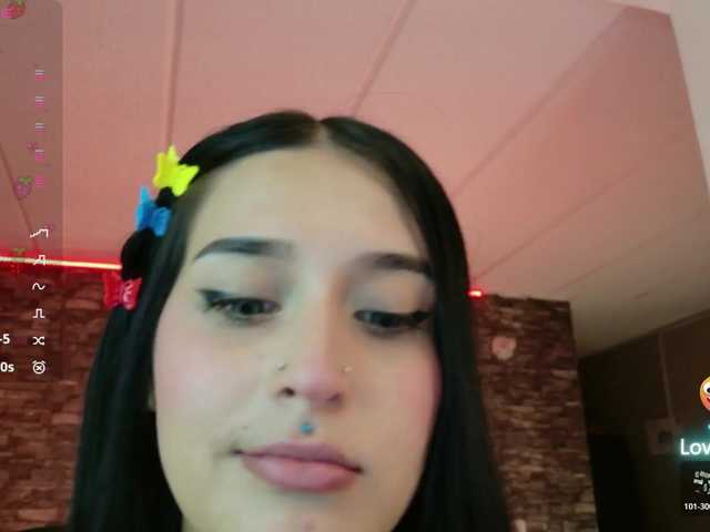 Charlotte-greys live cam on BongaCams