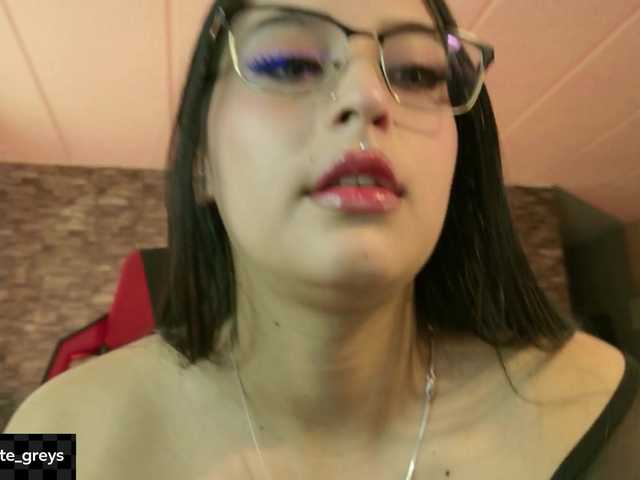 Charlotte-greys live cam on BongaCams