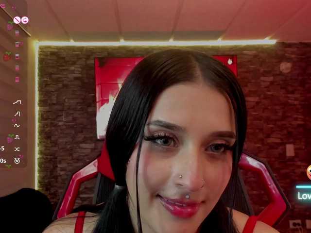 Charlotte-greys live cam on BongaCams