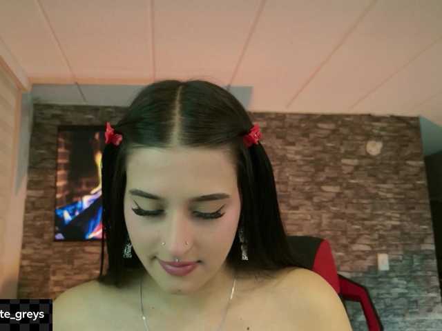 Charlotte-greys live cam on BongaCams