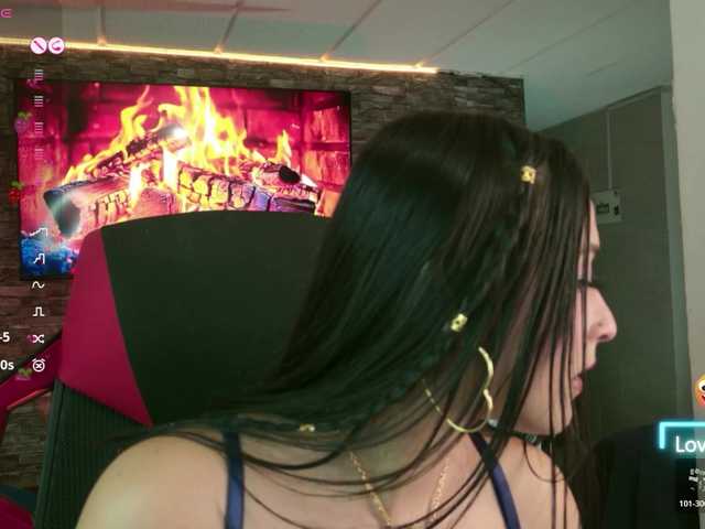 Charlotte-greys live cam on BongaCams