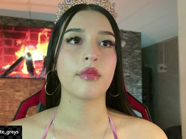 Charlotte-greys live cam on BongaCams