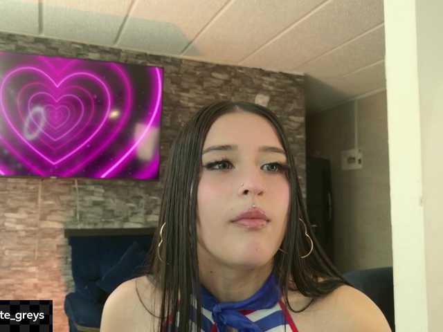 Charlotte-greys live cam on BongaCams