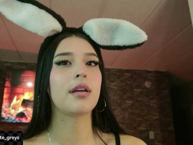 Charlotte-greys live cam on BongaCams