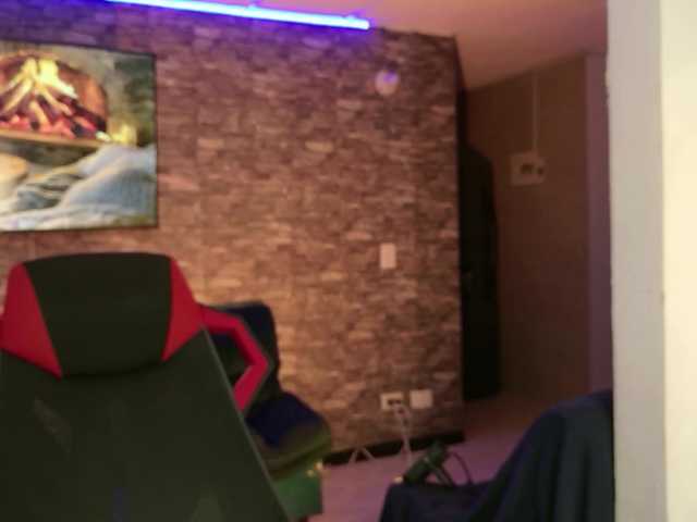 Charlotte-greys live cam on BongaCams