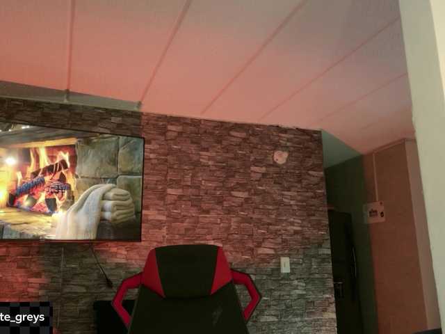 Charlotte-greys live cam on BongaCams