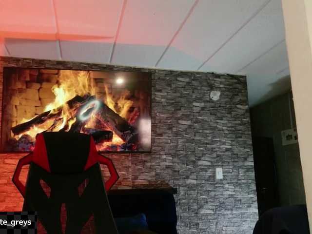 Charlotte-greys live cam on BongaCams