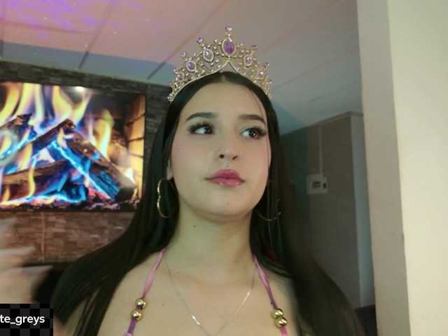 Charlotte-greys live cam on BongaCams