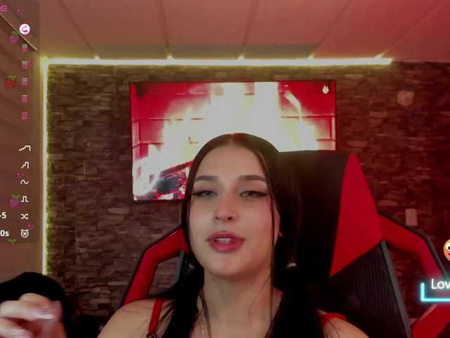 Charlotte-greys live cam on BongaCams