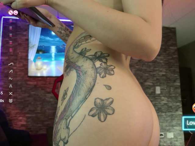 Charlotte-greys live cam on BongaCams