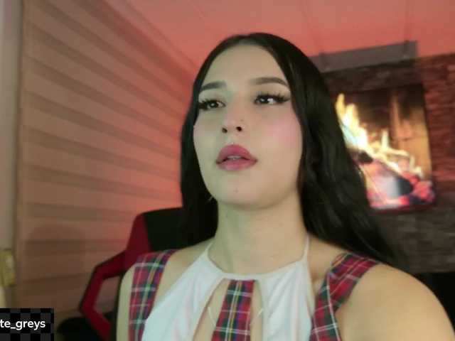Charlotte-greys live cam on BongaCams
