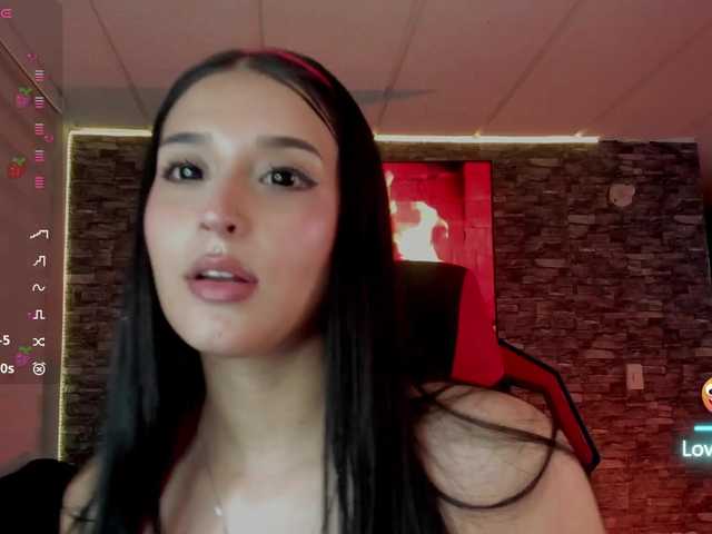 Charlotte-greys live cam on BongaCams