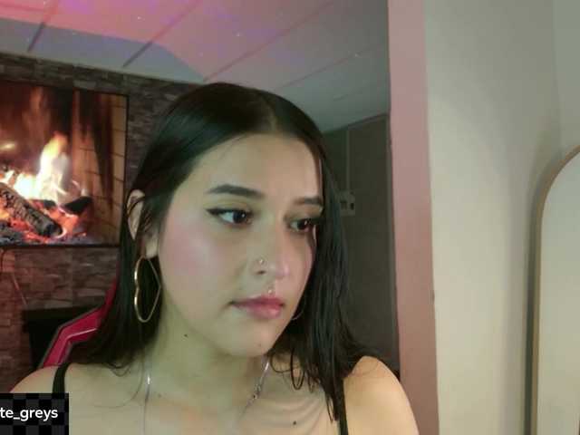 Charlotte-greys live cam on BongaCams