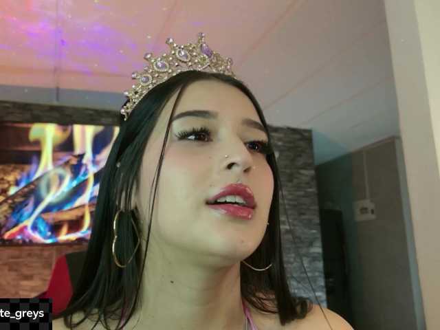 Charlotte-greys live cam on BongaCams