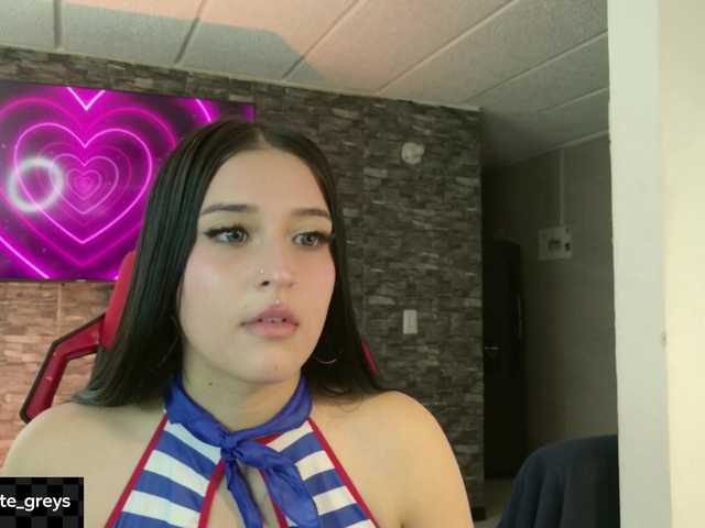 Charlotte-greys live cam on BongaCams