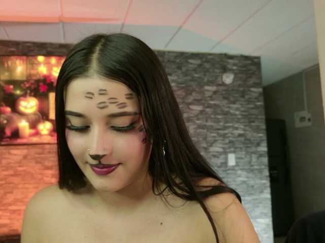 Charlotte-greys live cam on BongaCams