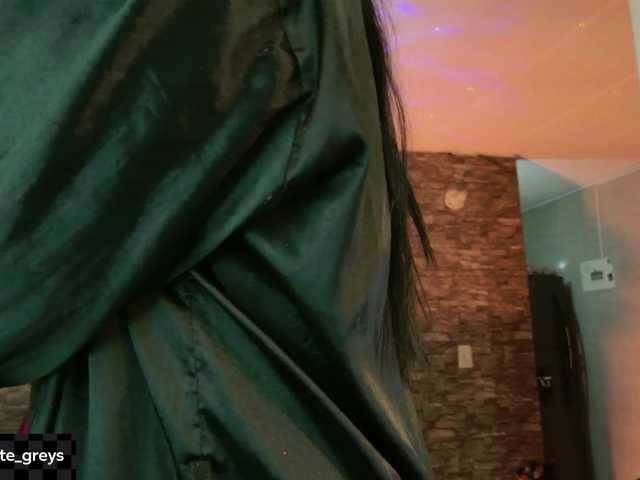 Charlotte-greys live cam on BongaCams