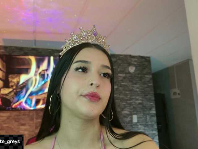 Charlotte-greys live cam on BongaCams