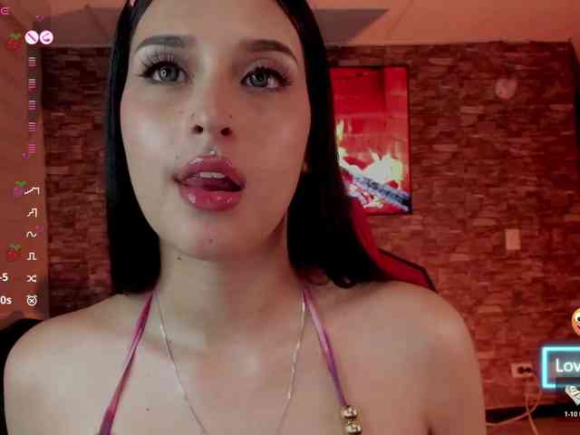 Charlotte-greys Live Webcam on BongaCams