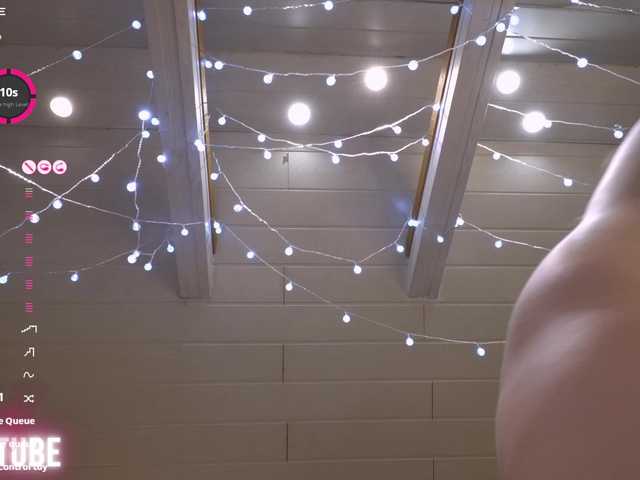 BUSTYTUBE's BongaCams show and profile