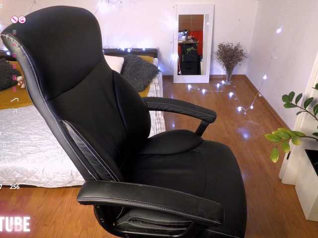 BUSTYTUBE live webcam show