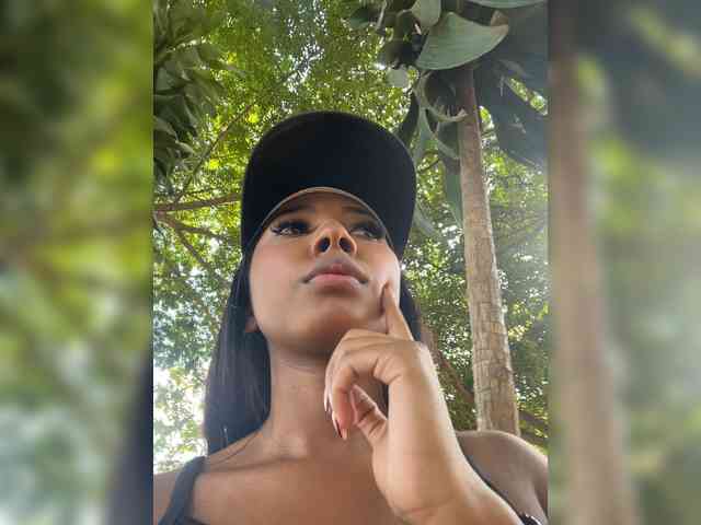 Model: GabrielaLugo