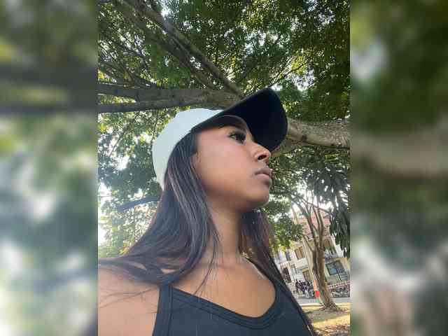 Model: GabrielaLugo