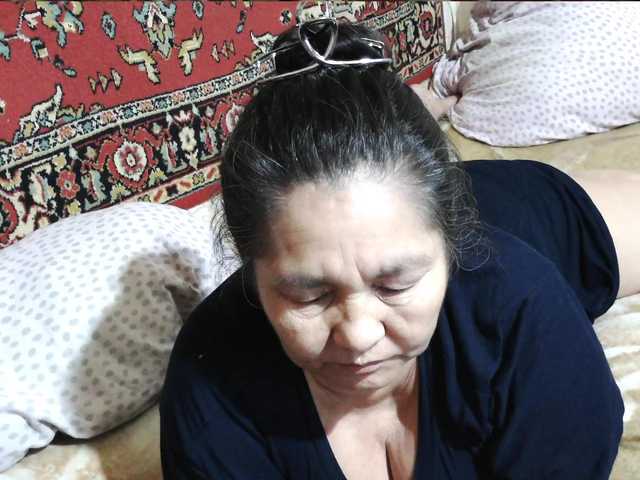 2Milf45 live cam
