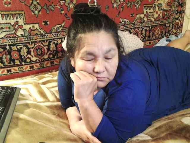 MilfZulfiya webcam