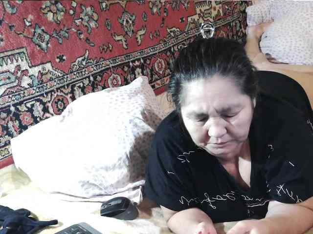 MilfZulfiya webcam