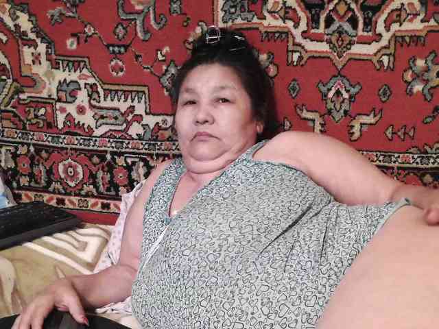 MilfZulfiya webcam
