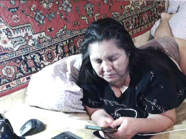 MilfZulfiya webcam