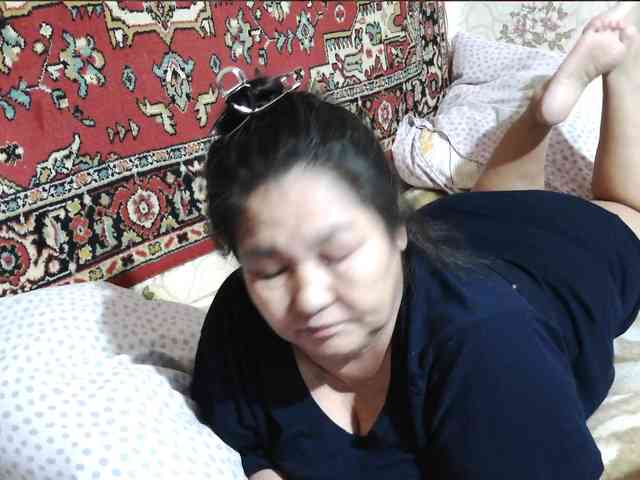 MilfZulfiya webcam