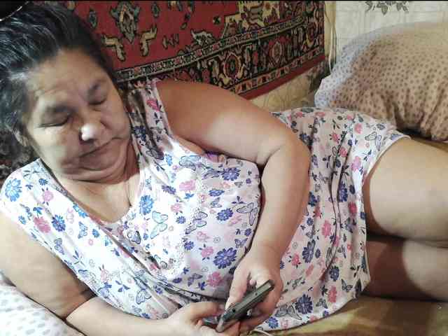 MilfZulfiya webcam