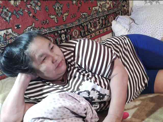 MilfZulfiya webcam
