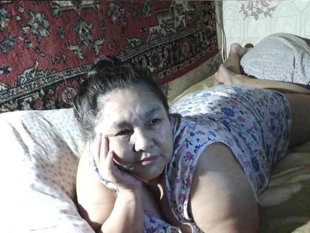 MilfZulfiya webcam