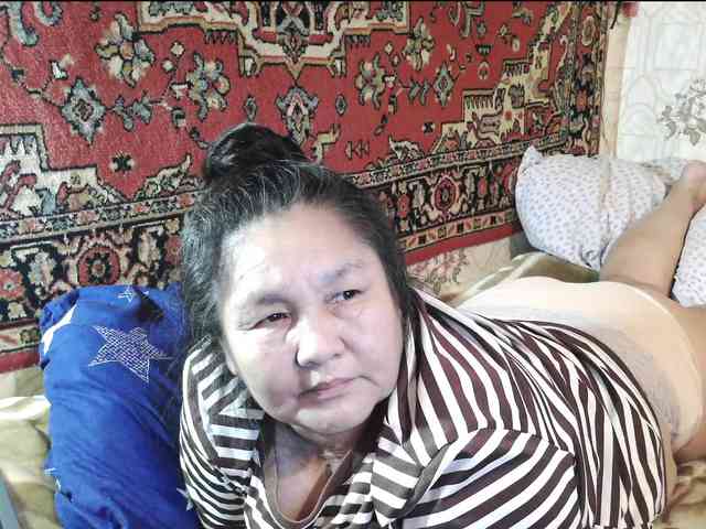 MilfZulfiya webcam