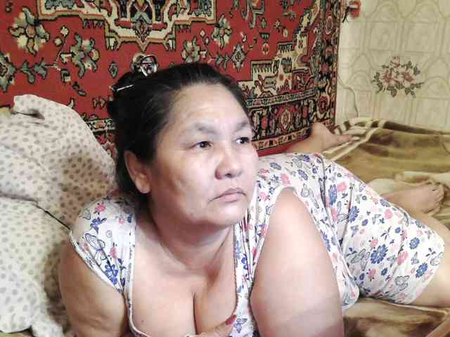 MilfZulfiya webcam