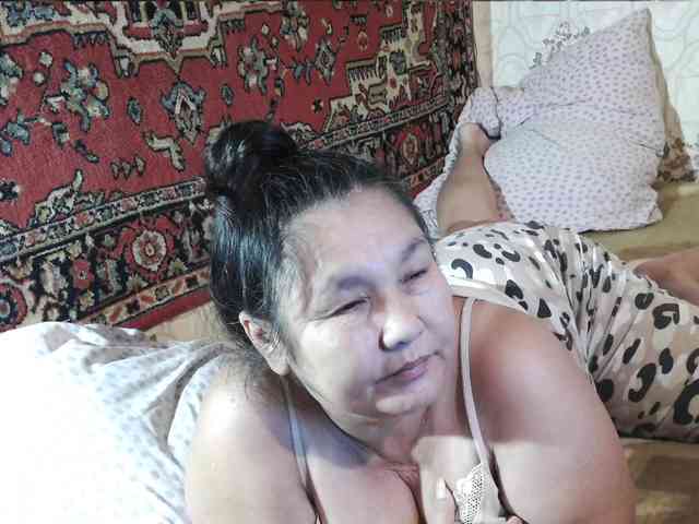 MilfZulfiya webcam