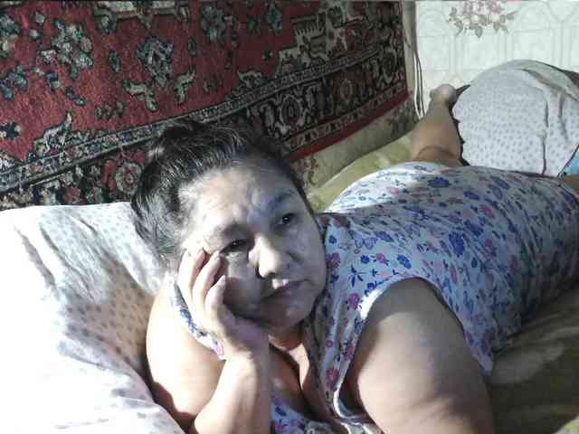 MilfZulfiya webcam