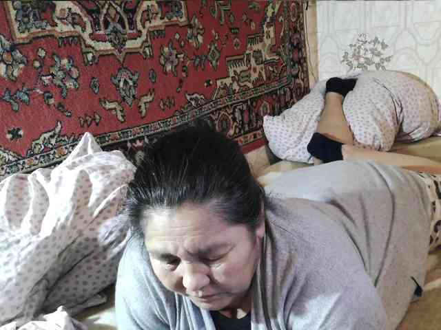 MilfZulfiya webcam