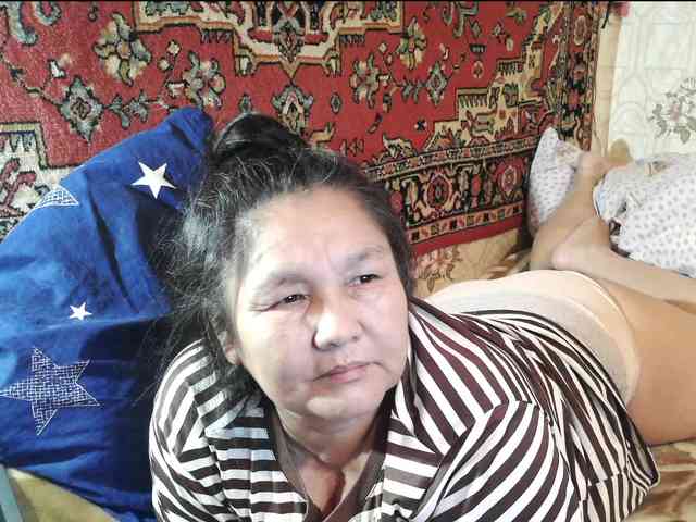 MilfZulfiya webcam