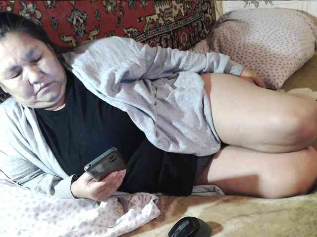MilfZulfiya webcam