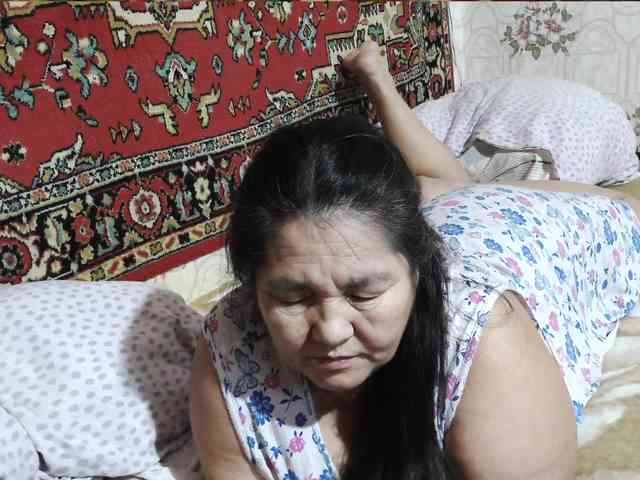 MilfZulfiya webcam