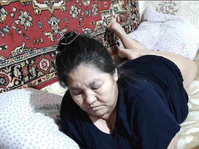 MilfZulfiya webcam