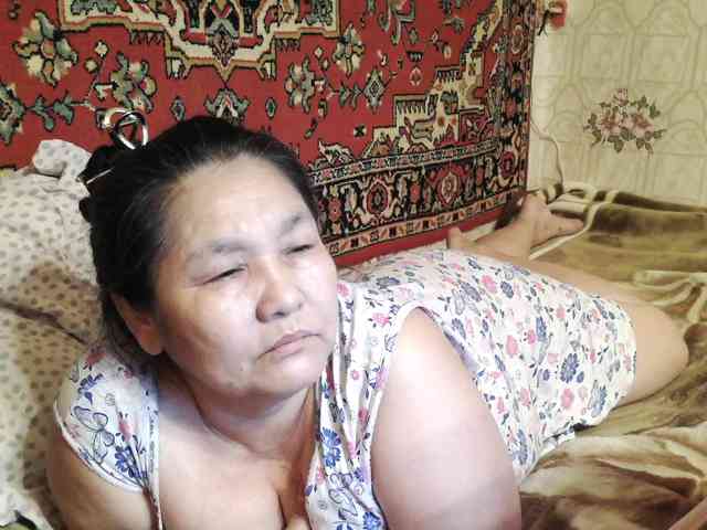 MilfZulfiya webcam