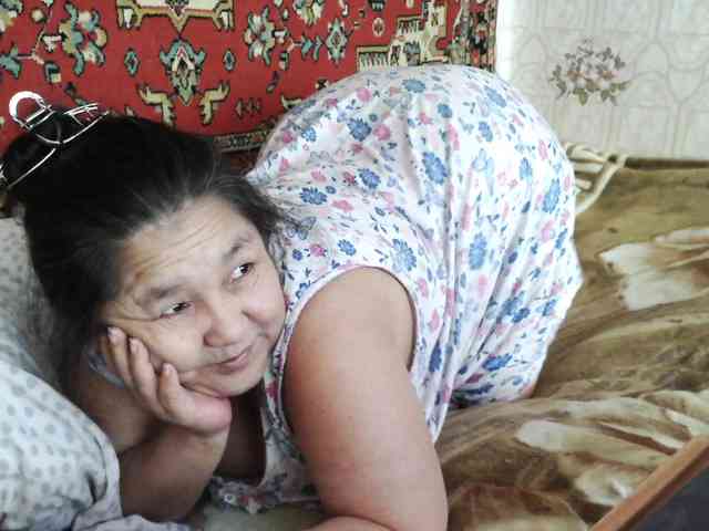 MilfZulfiya webcam