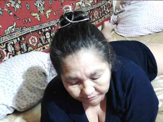 MilfZulfiya webcam