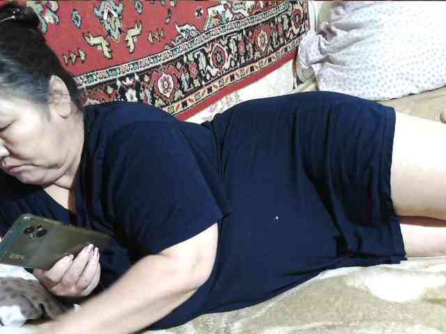 MilfZulfiya webcam